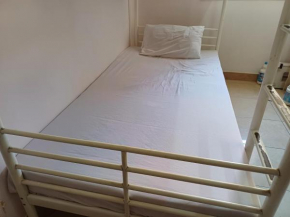 A room in an apartment in Nasr City, Cairo, near Azhar university , 15 minutes from Cairo Airport,غرفة بشقة بمدينة نصر بالقاهرة بالحي الثامن 15 دقيقة من مطار القاهرة و 7 دقيقة من معهد الفجر و 12 دقيقة